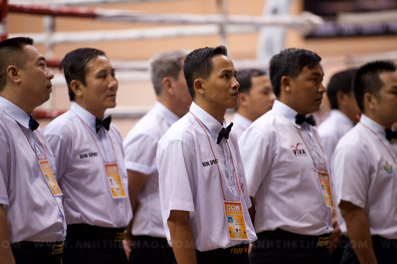 Các trọng tài trong lễ khai mạc Muay Thái 2012