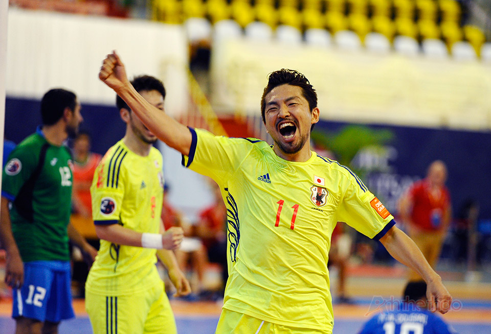 Cầu thủ Hoshi Nhật Bản ăn mừng chiến thắng