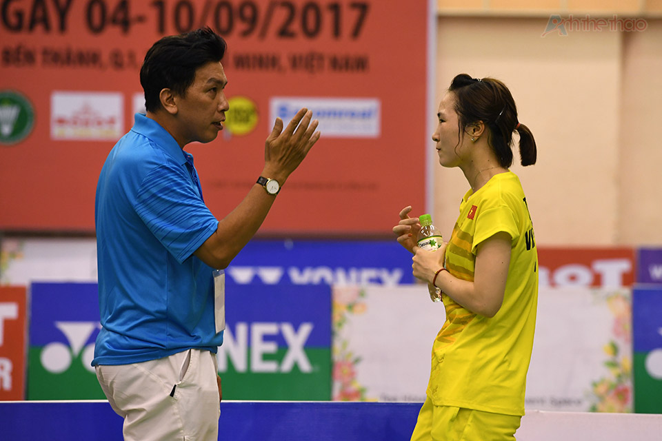 Vũ Thị Trang cùng luấn luyện viên